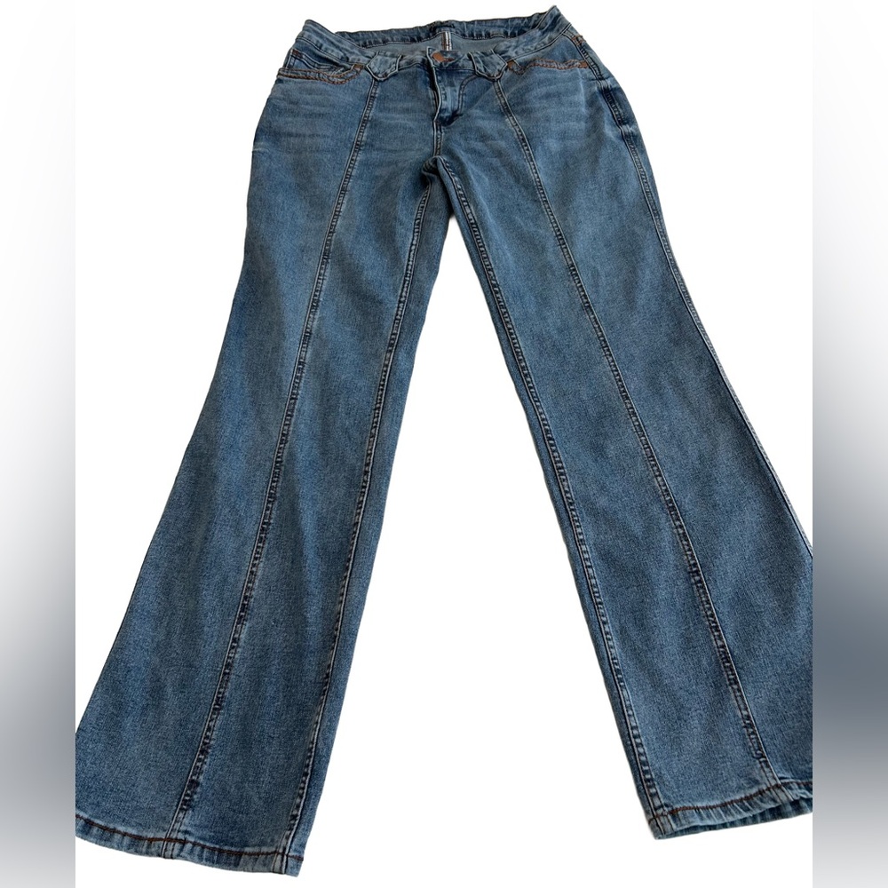 Flamingals. NWOT. Stylish Blue Flare Women's Jeans. Never worn.